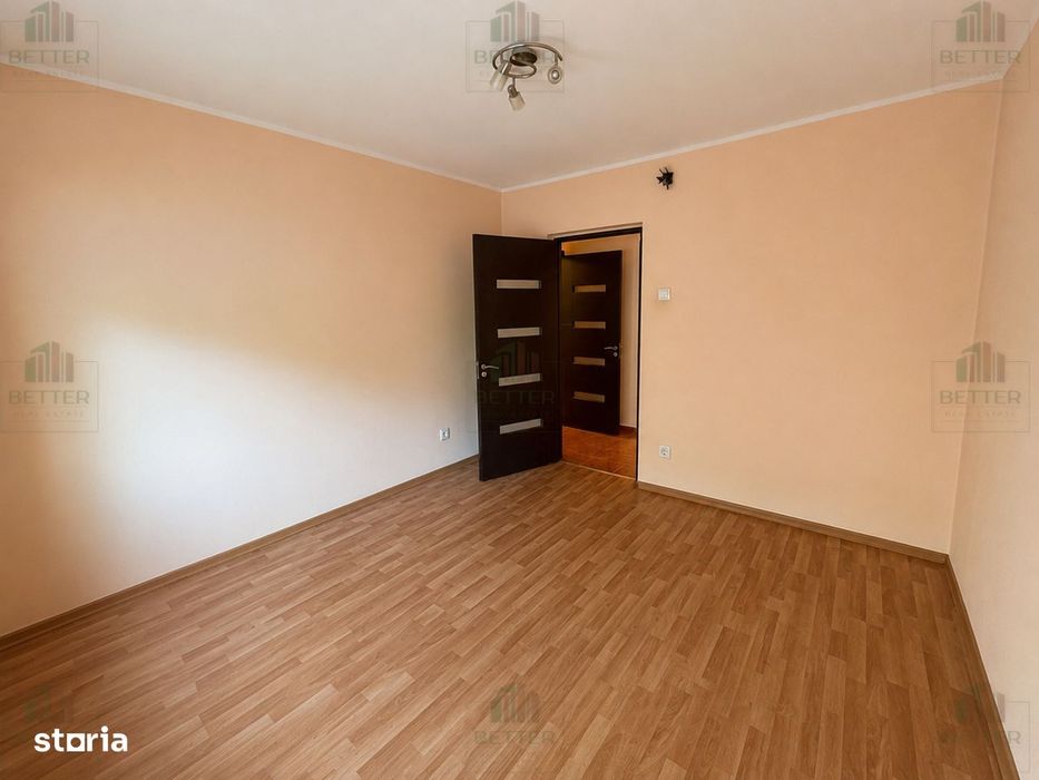 Apartament 2 camere de renovat, zona Titan – aproape de metrou