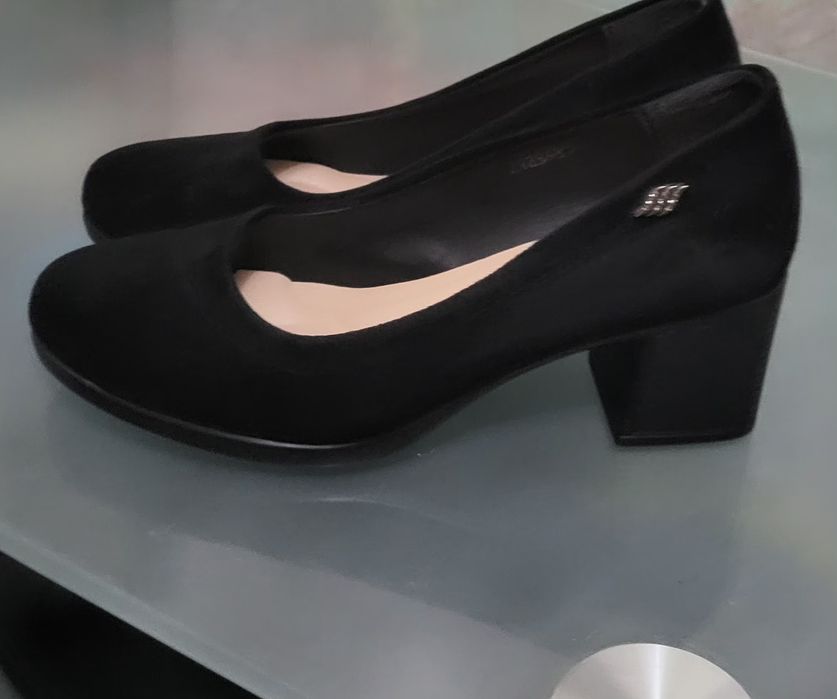 Туфли  замшевые новые