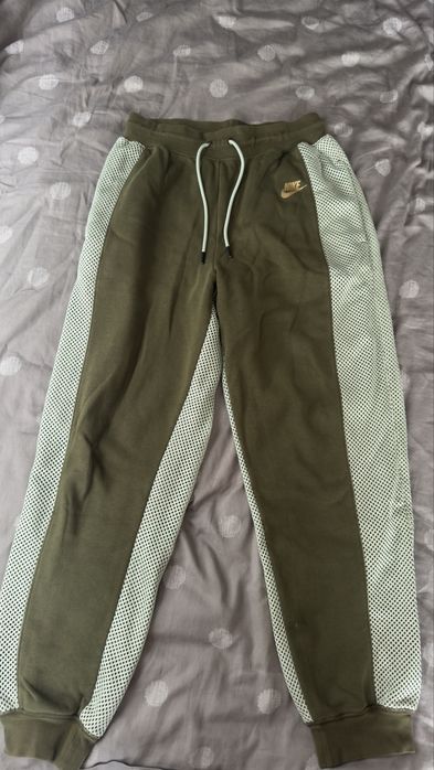 зелен анцуг Nike