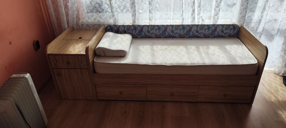 Детско легло със скрин-повивалник, матрак 160/65 см и предпазен ограничител
