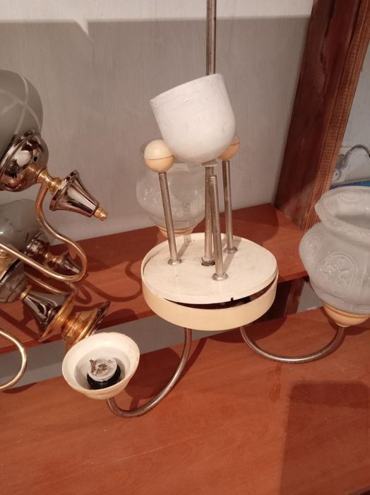 Продам люстры хорошего качества,