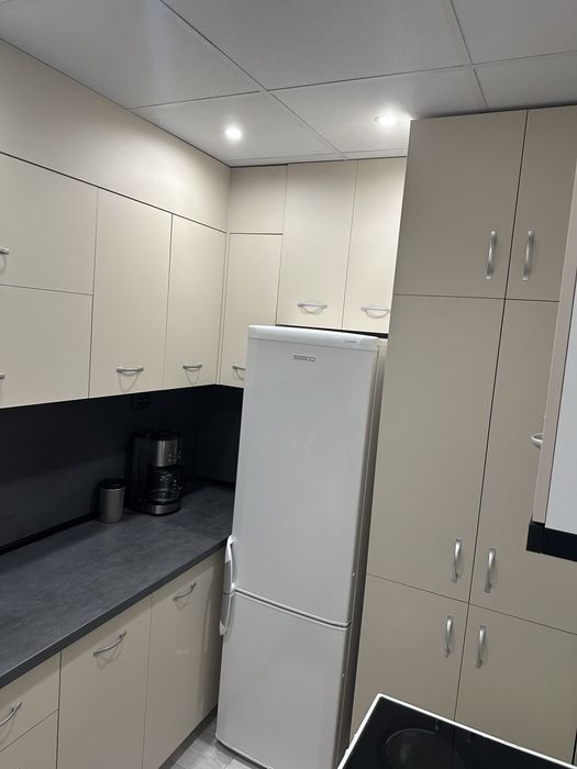 Дава се под наем Тристаен апартамент в Ямбол, Център - 105 кв.м за 382.5 € - Снимка #7