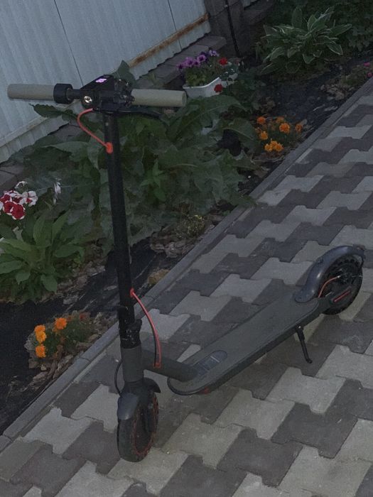 Отличный Электросамокат