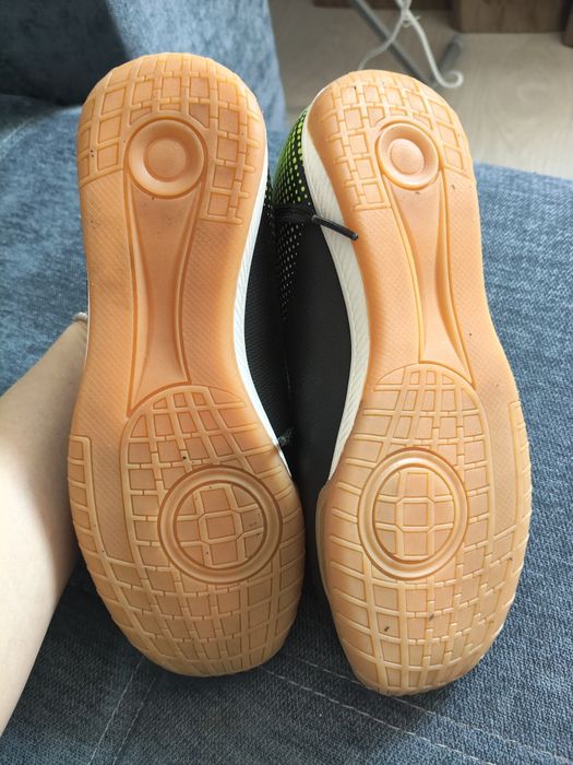 Бутсы футбольные