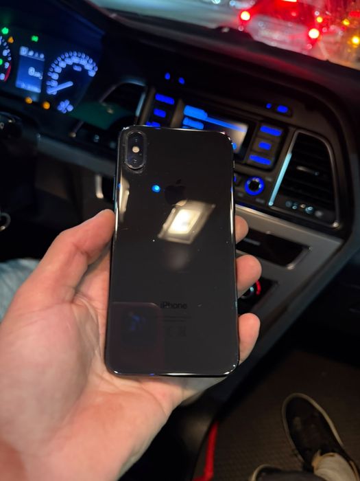 Телефоны iPhone, Samsung.