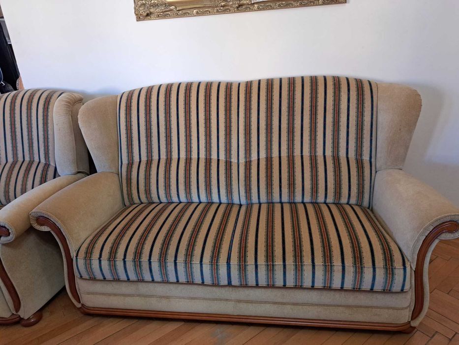 Vand Canapea din lemn masiv plus fotoliu reglabil