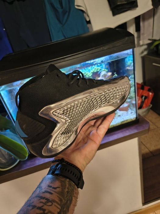 Vând adidas  Anthony Edwards 1