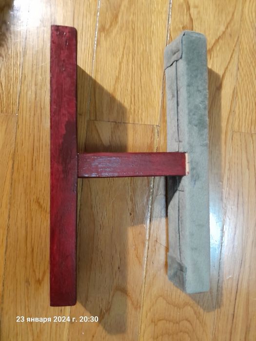 Подставка для часов Hand Made