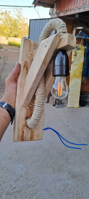 Lămpi handmade din lemn