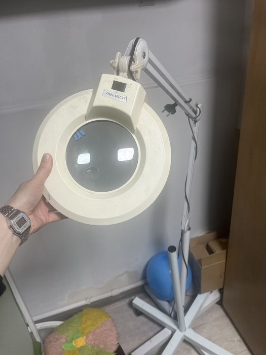 Лампа-лупа напольная LED (косметологическая)