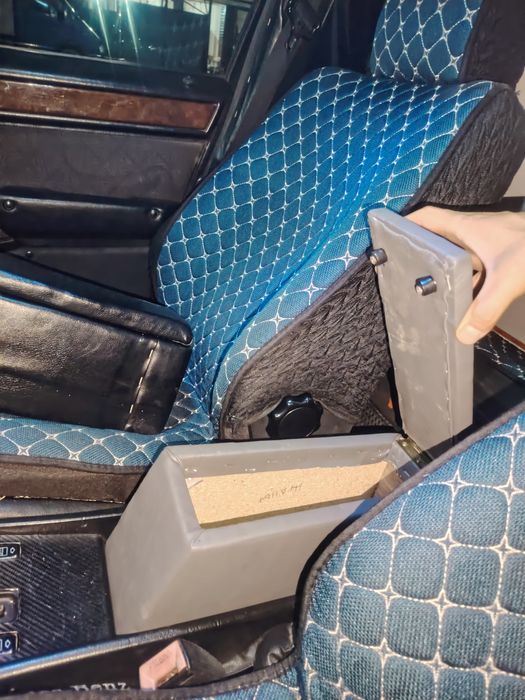 Продам подлокотник мерседес 124