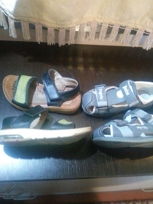 Детска летняя обувь. Размеры смотреть на фото.