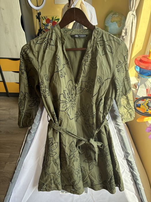Къса  тъмно зелена рокля Zara