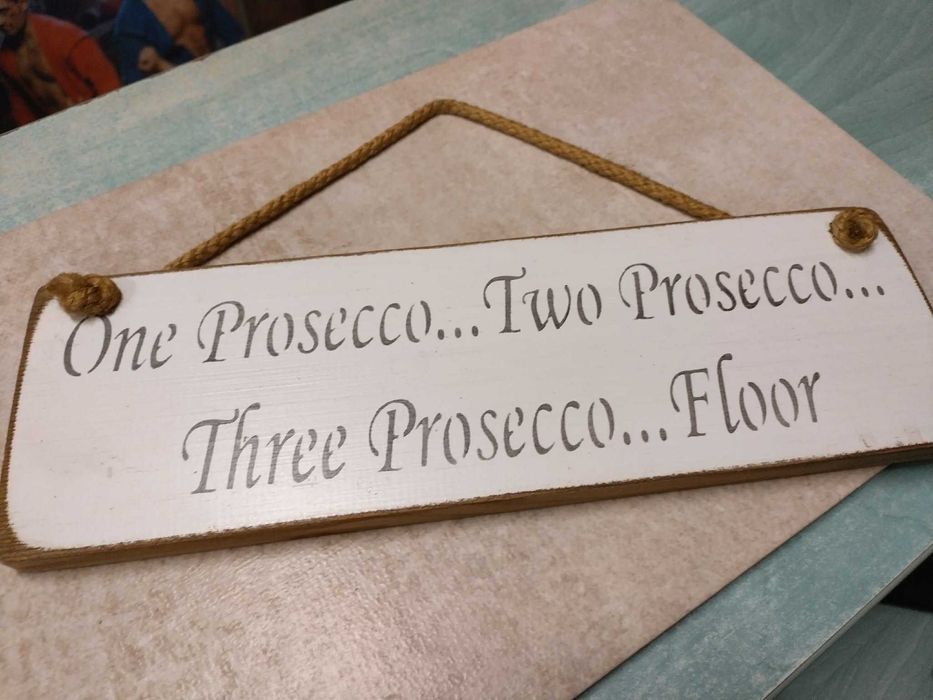 оригинална дървена ретро табела с надпис и печат отзад от Англия