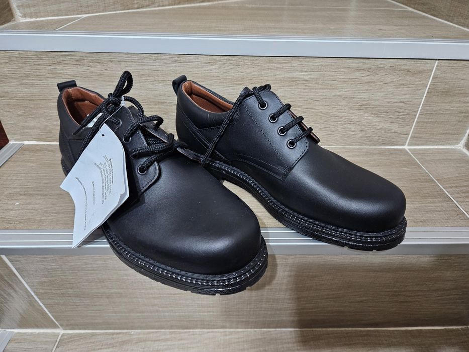 Продавам мъжки обувки от естествена кожа