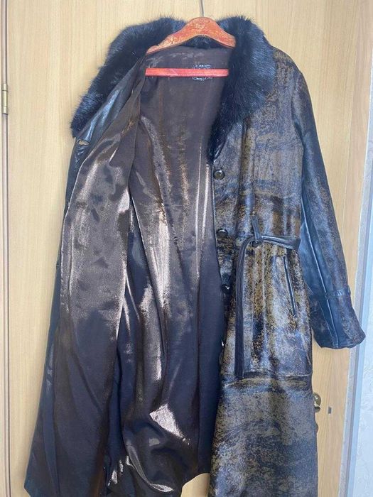 Продам женское пальто 52 размера