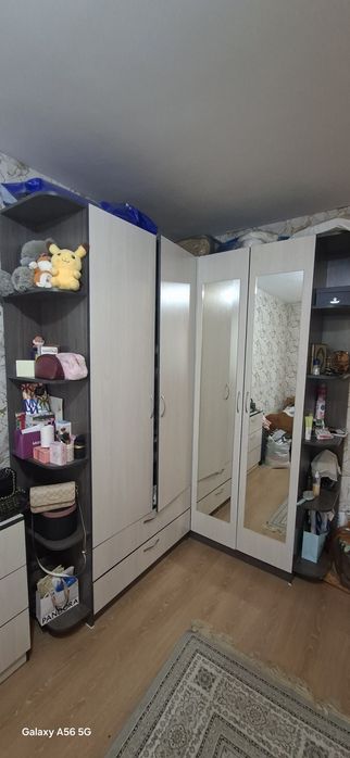 Срочно продам шкаф угловой