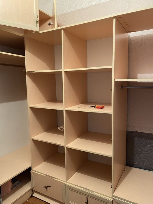 Продам шкаф с полками