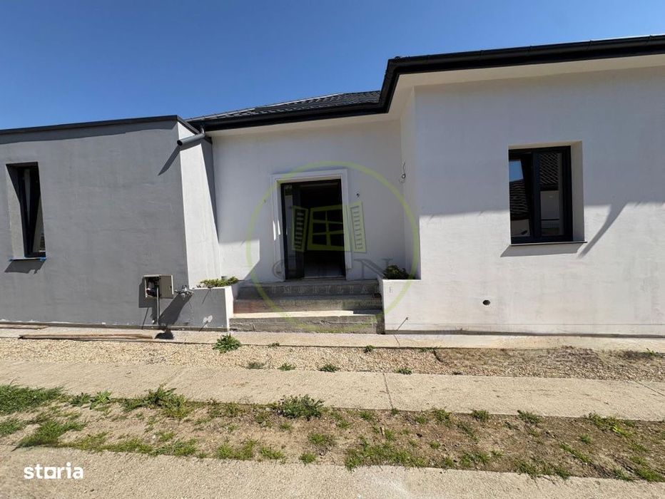 Casa 4 camere, teren 350 mp, localitatea Podari, zona Profi Loco