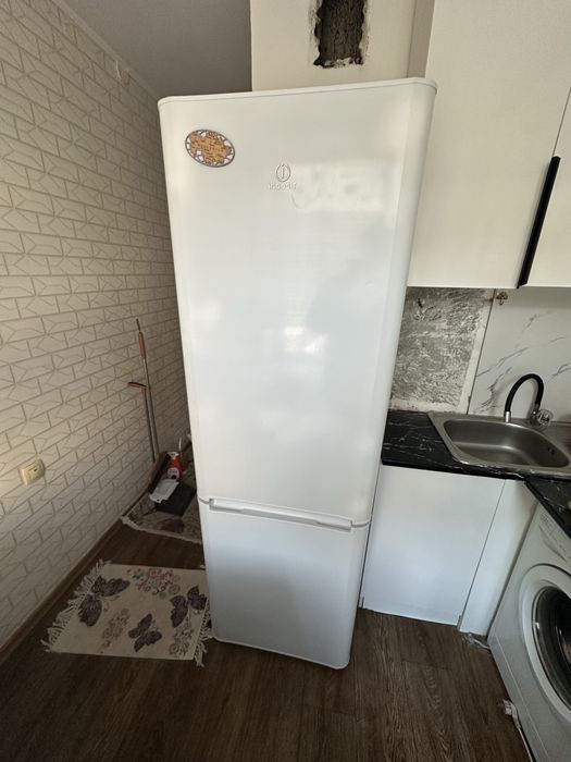 Indesit холодильник