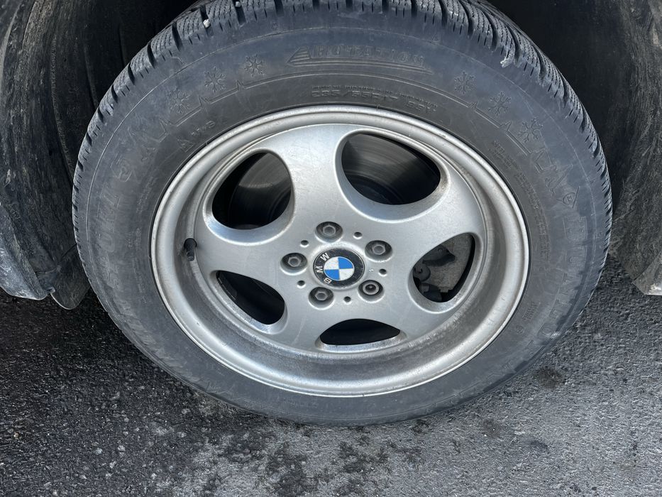 Jante pe 17 cu cauciucuri 235 55 R 17 Dunlop aproape noi pt X3