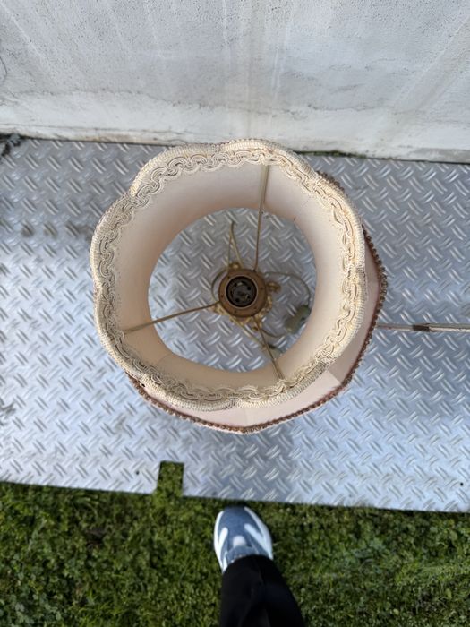 Ретро настолна лампа с платнен абажур – винтидж стил