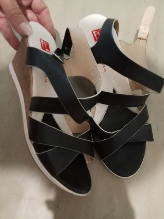 Продам босоножки 40 размер