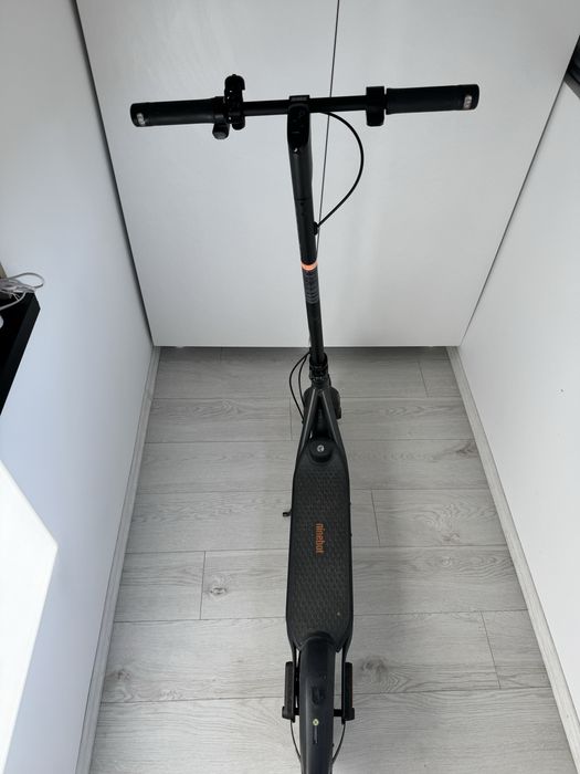 Trotinetă electrică Ninebot KickScooter F2 Segway