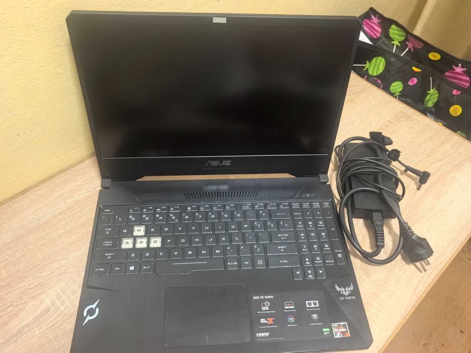Leptop asus tuf FX505D Ryzen 7 3750H