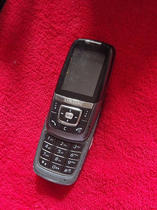 Telefon pentru piese sau colecție Samsung D600