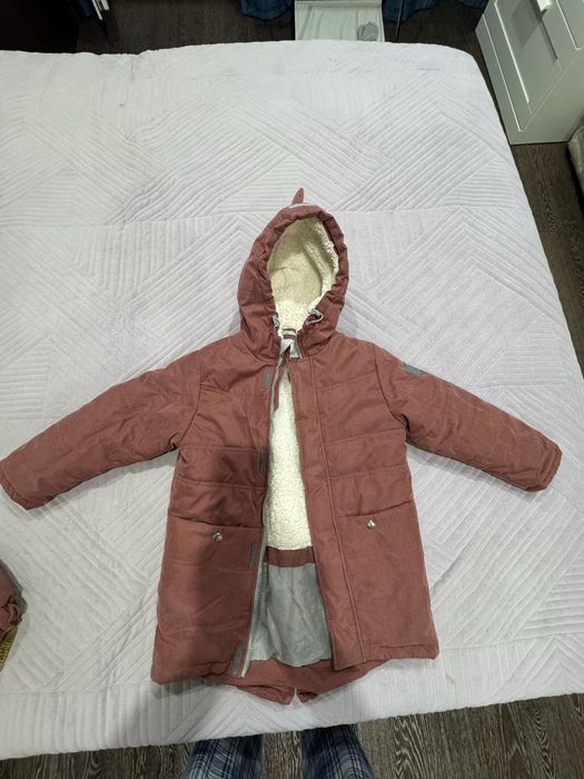 Продам комбинезон для девочки