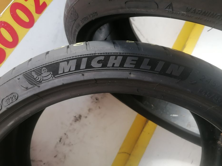 245/35/20.2* Michelin vara 95y dot 1722. 6,,02mm