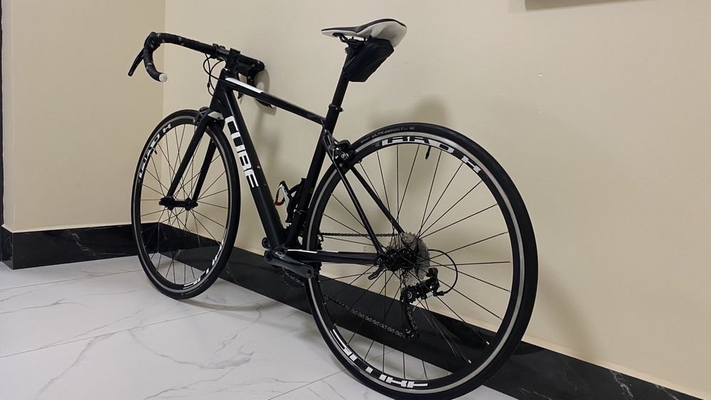 Велосипед гоночный Cube