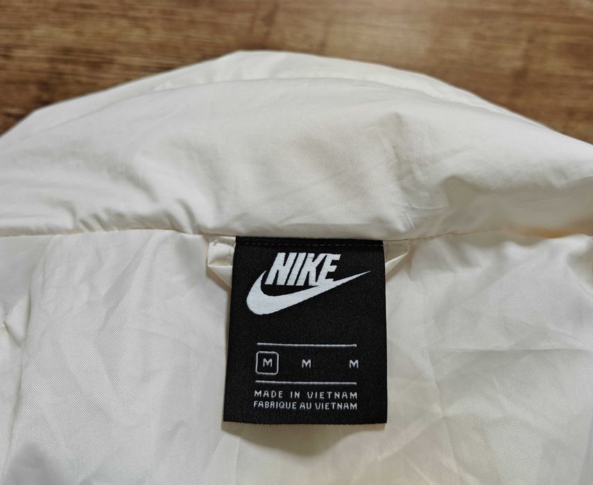 NIKE Оригинално дамско яке с пух размер М