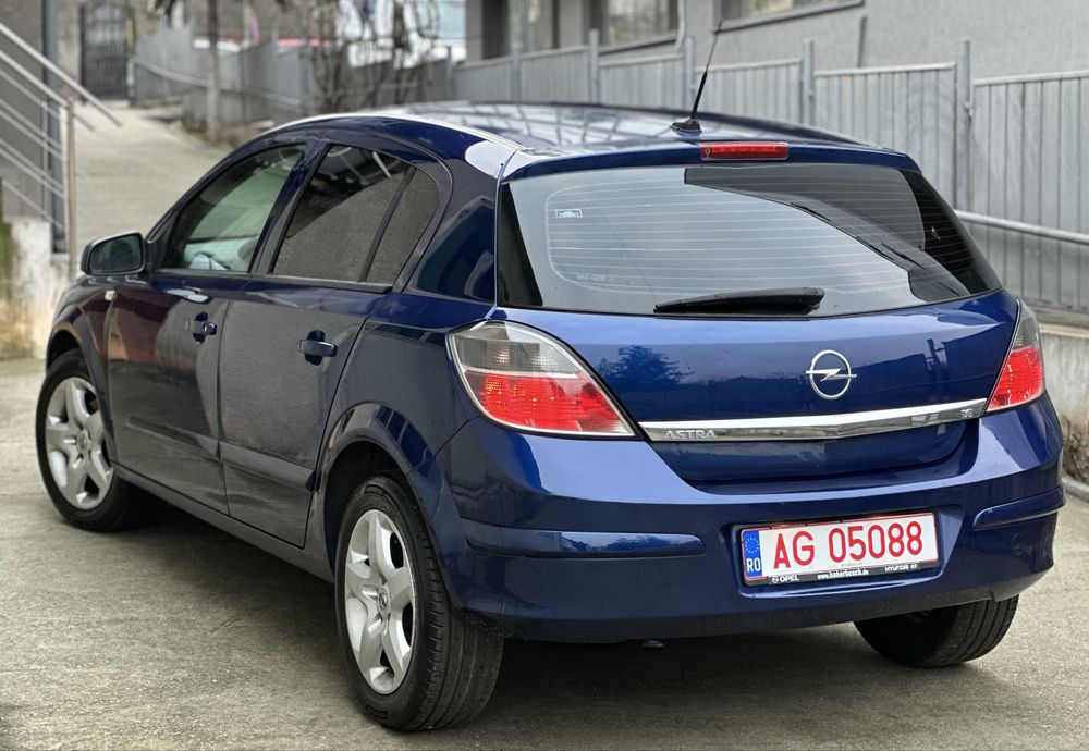 Opel Astra H facelift 1.6 benzină *Navigatie*Climă*Carte service*