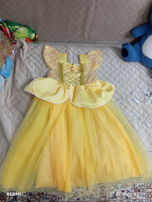 Продам платья для девочек возраст 5-7