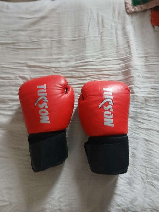 Боксови ръкавици