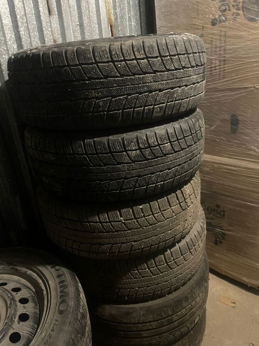 Продам резину всесезонка.