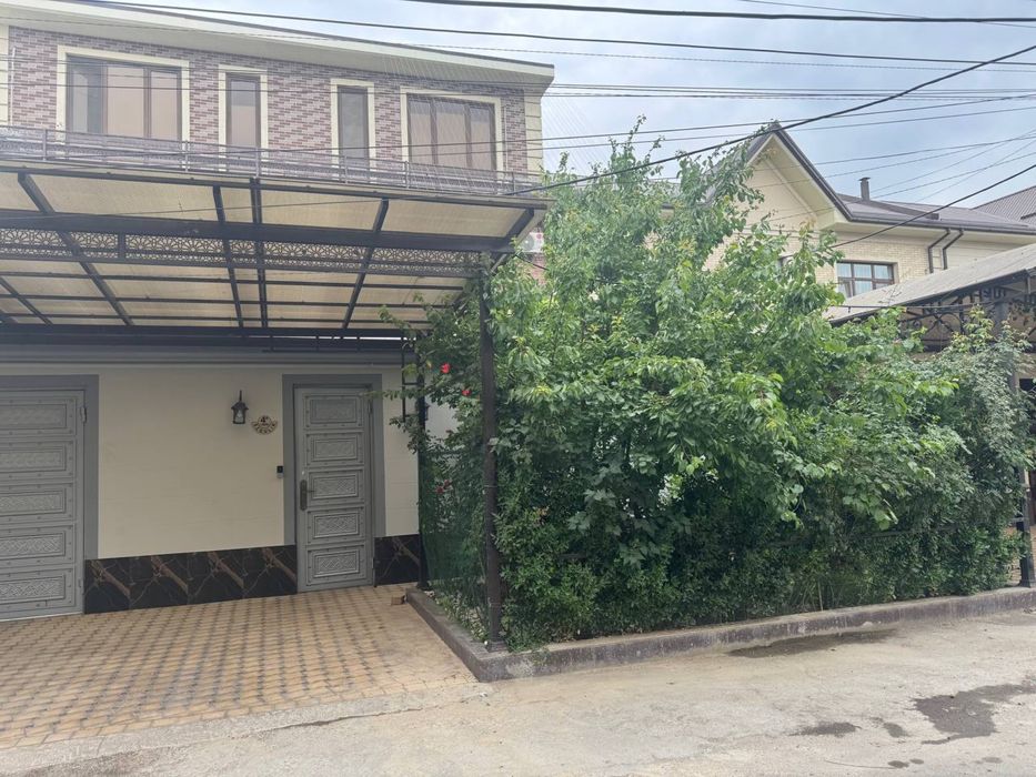 Продам дом. Три этажа. 8 спален. Пять сан узлов