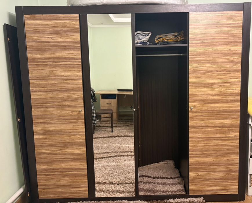 Спальный гарнитур