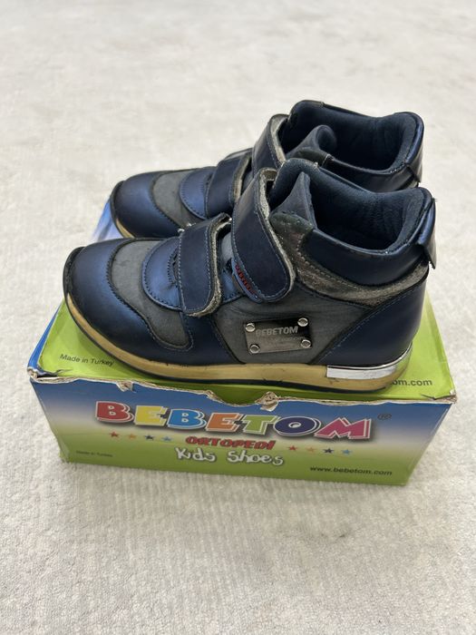 Продаются детские ботинки