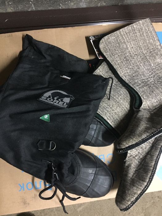 Канадалык кыскы етиктер,комбинезондар.