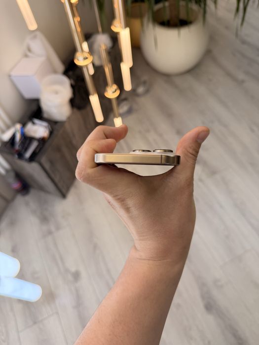 IPhone: 16 pro 256gb