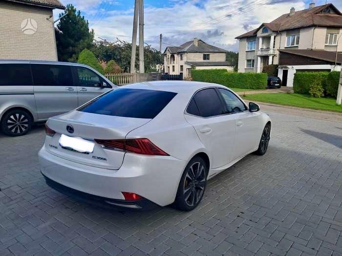 Lexus IS 300h 2.5 l