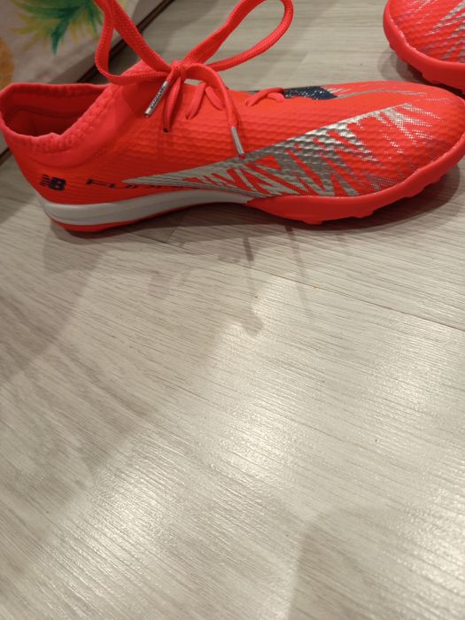 Футболни стоножки на new balance