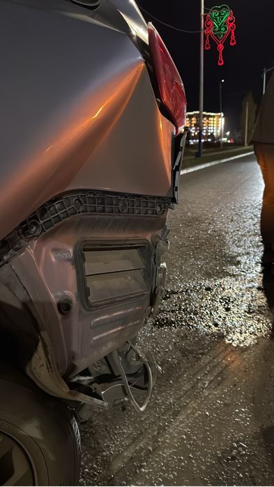 Продам минивэн Toyota Sienna XLE 2017 г.в. в аварийном состояний