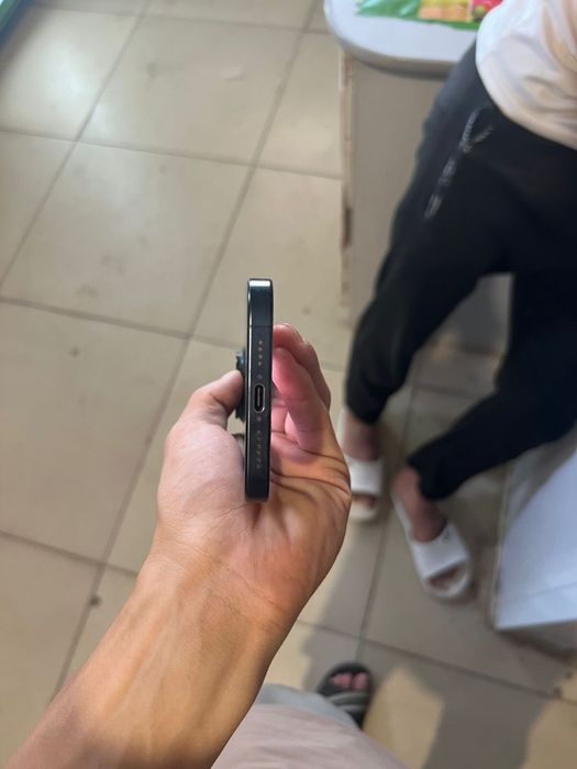 Продаю 15 про макс 256 86 процент