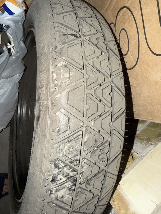 Колесо запаска на автомобиль