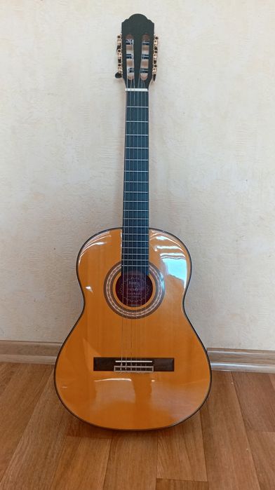 Гитара 3/4 Срочно продается Индонезия