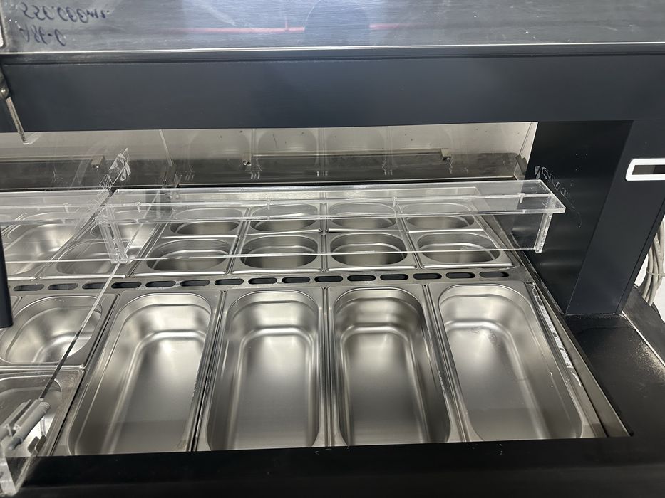 Холодильная витрина оборудование